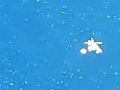 Helicóptero que transportava trabalhadores da Petrobras faz pouso de emergência no mar em Cabo Frio