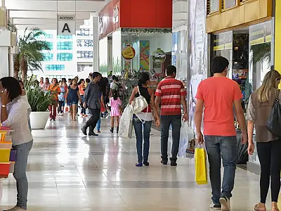 Vendas no comércio caem 0,3% em setembro; quinta queda em seis meses