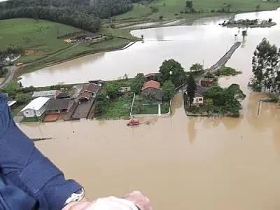 Chuvas intensas causam o desaparecimento de cidades no Sul do Brasil
