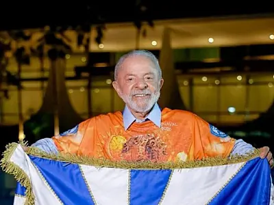 Desfile em homenagem a Lula vira alvo de ações judiciais da oposição