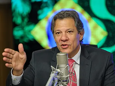 Haddad diz que tarifaço foi urdido por extremistas brasileiros e será revertido