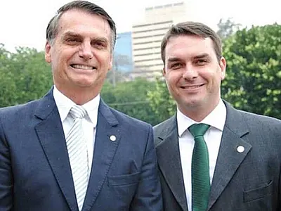 Jair Bolsonaro recorre ao STF e pede visita de Flávio