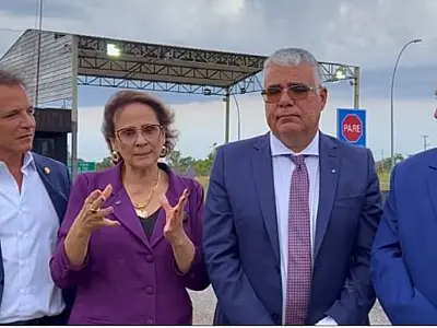 Senadores aliados de Bolsonaro fazem inspeção na Papuda