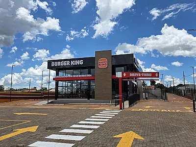Burger King abre nova loja na Avenida Gunter Hans e expande atuação na TijucaAero Rancho