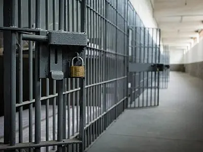 Projeto para acabar com 'saidinhas' de presos em datas comemorativas avança no Senado