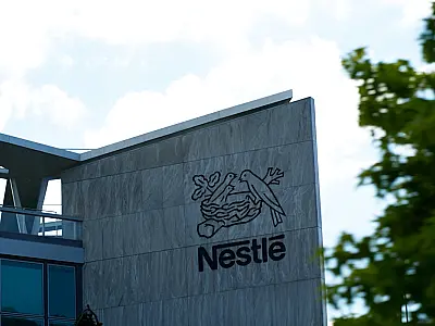 Nestlé retira do mercado fórmulas infantis na Europa após alerta sobre possível toxina