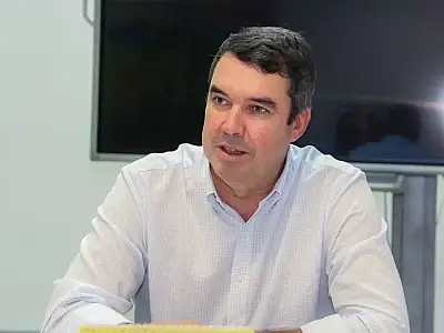 Fake News: Eduardo Riedel está entre os principais alvos de notícias falsas no país