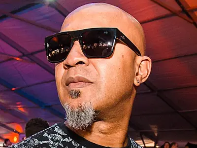 Clemente Nascimento, do Plebe Rude, é desentubado e apresenta quadro estável após cirurgia em CG