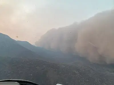 Tempestade de cinzas e areia ameaça Serra do Amolar no Pantanal sul-mato-grossense