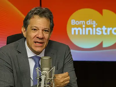 Tarifaço prejudicou mais que beneficiou população dos EUA, diz Haddad