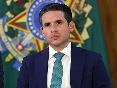 Hugo Motta alerta: Lula age como se buscasse uma quarta eleição