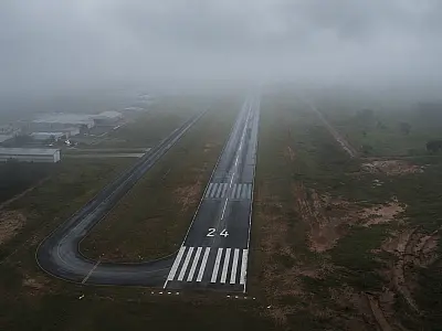 Bombeiros fazem buscas após queda de avião em Campo Grande; neblina pode ter atrapalhado