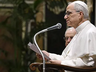 Leão XIV responde críticas de Trump e reforça missão pela paz