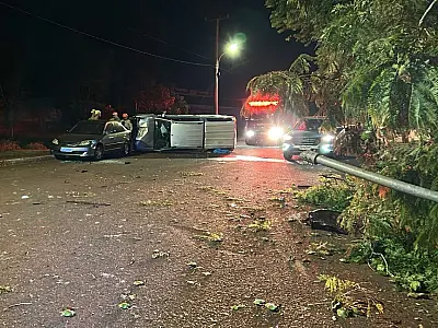 Motorista bêbado provoca série de acidentes e tomba caminhonete em Campo Grande