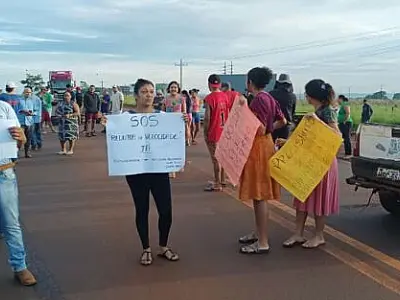 Moradores bloqueiam BR-163 em protesto por segurança e melhorias