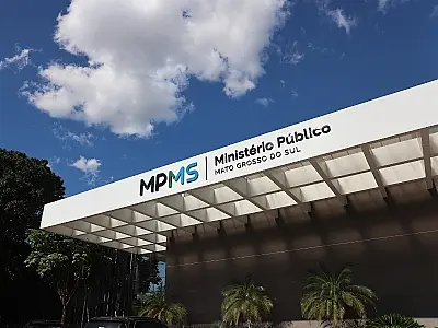 MP uso de veneno de sapo e outras substâncias por clínica no tratamento de dependência