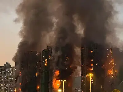 O que se sabe sobre o incêndio em Hong Kong, que já dura mais de 24 horas