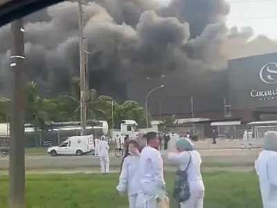 Incêndio de grandes proporções atinge fábrica da Cacau Show em Linhares, Espírito Santo