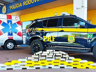 PRF prende em flagrante motorista de ambulância com 62 kg de cocaína.
