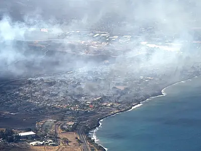 Havaí enfrenta a maior tragédia de incêndios florestais nos EUA em mais de 100 anos