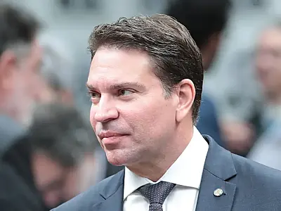 Moraes decreta prisão preventiva de Alexandre Ramagem após suspeita de fuga clandestina