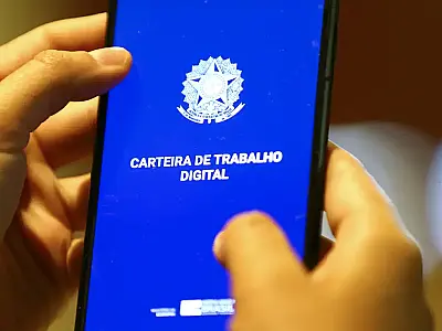 Taxa de desemprego cai para 5,4%, a menor desde 2012