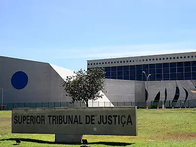 Lula aprova criação de 330 funções comissionadas no STJ