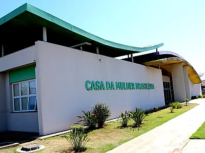 Mulher é resgatada após ser mantida em cárcere e sofrer violência doméstica na frente da filha