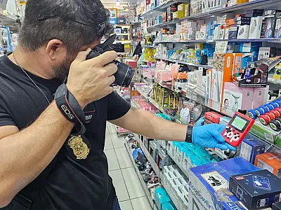 Fiscalização na Rua 14 de Julho resulta em prisões e apreensão de produtos irregulares