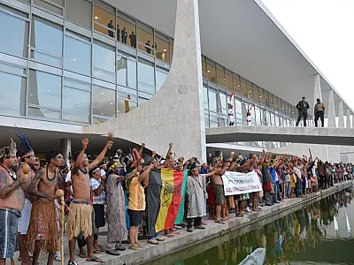 Indígenas pressionam governo por demarcação de terras antes da COP30