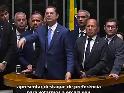 Líder do PL "dobra aposta" e diz que partido apoiará a escala 4x3