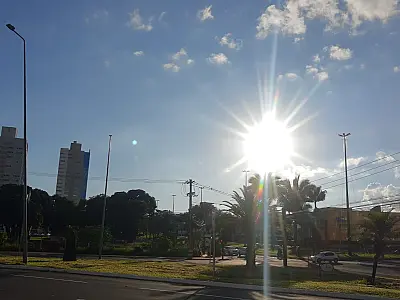 Segunda-feira promete altas temperaturas e possibilidade de pancadas de chuvas em MS