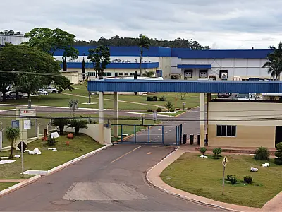 Fábrica da JBS é alvo de denúncias por mau cheiro que afeta 100 mil moradores em Campo Grande