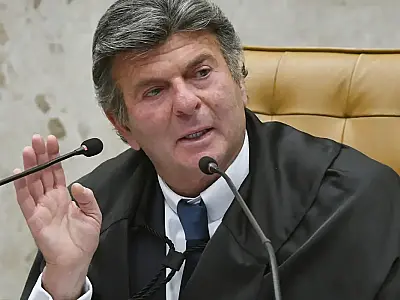 Fux adianta voto pela manutenção da prisão do pai e do primo de Vorcaro