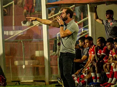 Operário anuncia saída de Paulo Massaro antes da decisão estadual