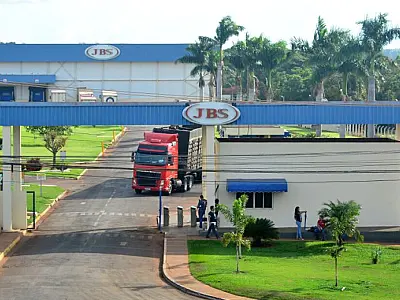 Caso JBS: MP pede que juiz avance em processos sobre odor em bairro da Capital