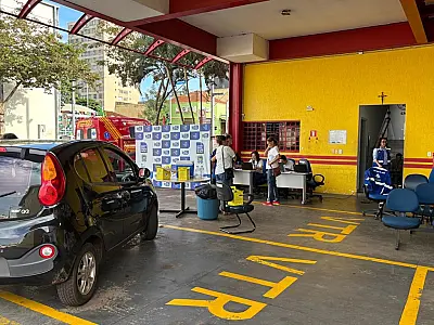 Drive-thru da SES imuniza mais de 10 mil pessoas contra Influenza em Campo Grande