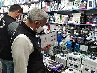 Fiscalização fecha lojas por suspeita de venda irregular de celulares no centro de Campo Grande