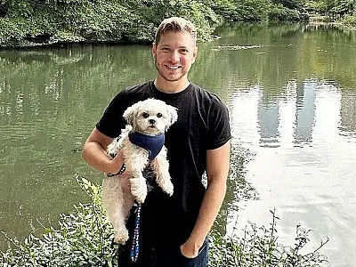 Yair Netanyahu em Miami enquanto soldados israelenses combatem o Hamas