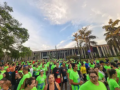 Corrida dos Poderes reúne 2,5 mil participantes em uma festa de inclusão, esporte e solidariedade