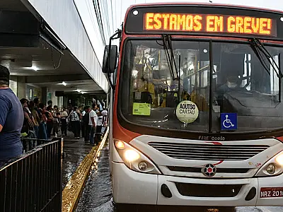 Justiça do Trabalho media negociação sobre greve e multa aplicada ao sindicato

