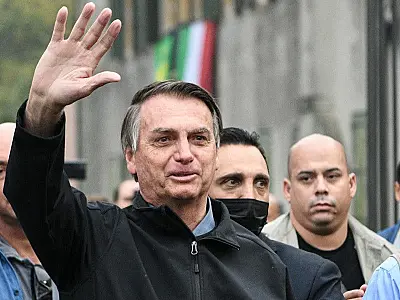 Bolsonaro retorna a local de inelegibilidade para manifestação, pressionando Moraes