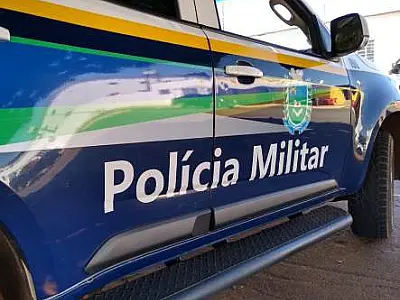 Ladrão é amarrado por dono de padaria após tomar café da manhã e não pagar
