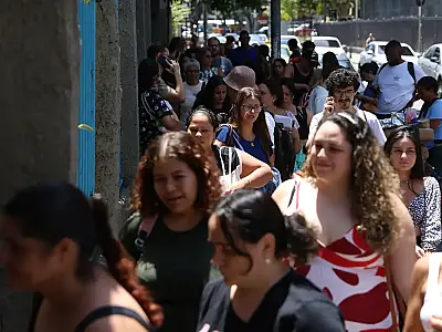 Professores fazem a primeira edição da Prova Nacional Docente
