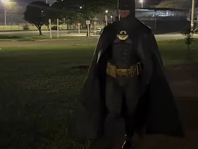 "Batman Pantaneiro" investe mais de R$ 10 mil em traje para ser herói de Dourados