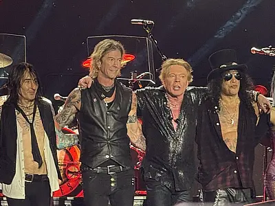 Raimundos abrem show do Guns N' Roses em noite histórica em Campo Grande