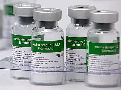 Brasil inicia imunização com chegada das primeiras doses da vacina Qdenga pelo SUS