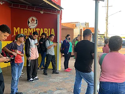 Protesto relâmpago de motoristas paralisa ônibus e gera caos no início da manhã em Campo Grande