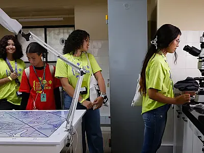 Imersão na Fiocruz inspira meninas a seguir carreira científica