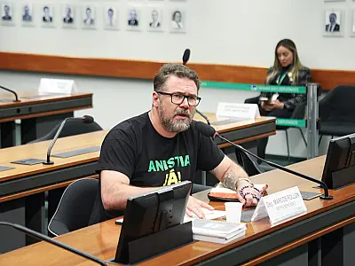 Mobilização pró-anistia adia julgamento contra Pollon no Conselho de Ética